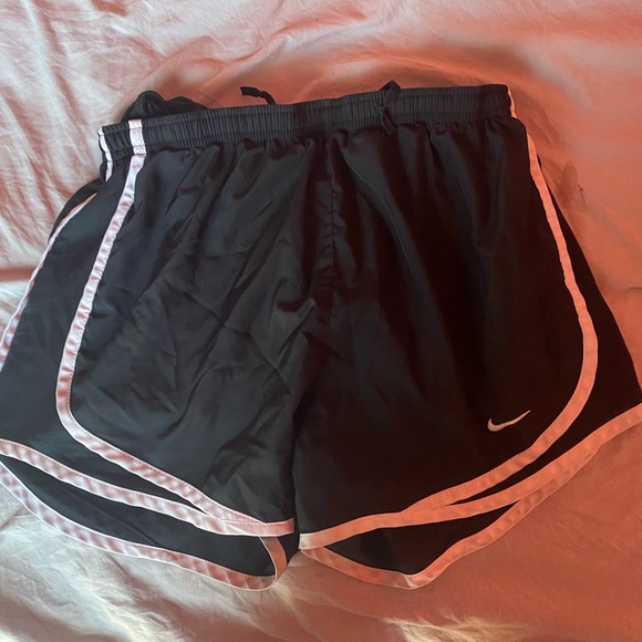 Nike size small shorts - Picture 1 of 3
